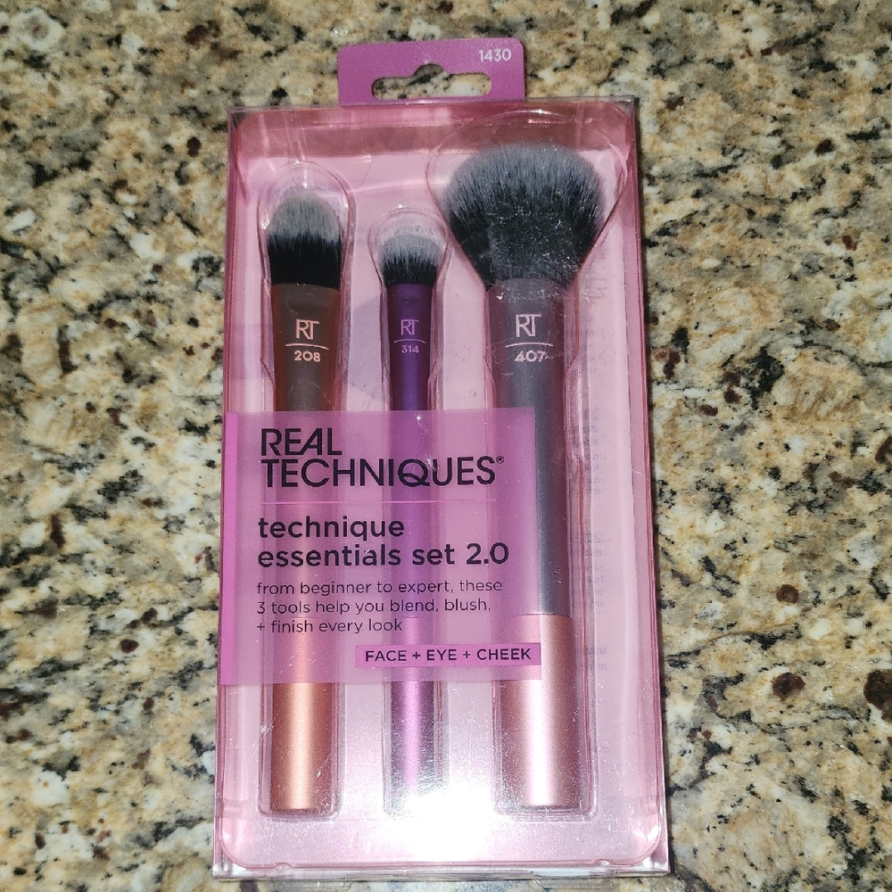 Real Techniques Technique Essentials Set 2.0/ 3 PC SET |FOUNDATION-EYE| NEW